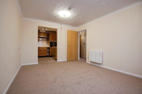 1 bedroom flat for sale, Collingwood Court, Royston