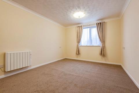 1 bedroom flat for sale, Collingwood Court, Royston