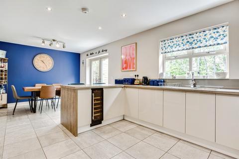 5 bedroom detached house for sale, Lancaster Avenue, Wakefield