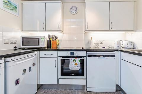 2 bedroom flat for sale, Stafford Road, Caterham, Surrey, CR3