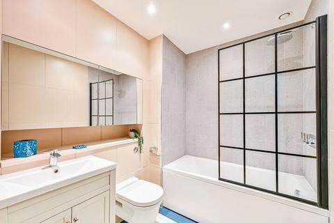 Studio for sale, Chelsea Bridge Wharf, Queenstown Road, London, SW11