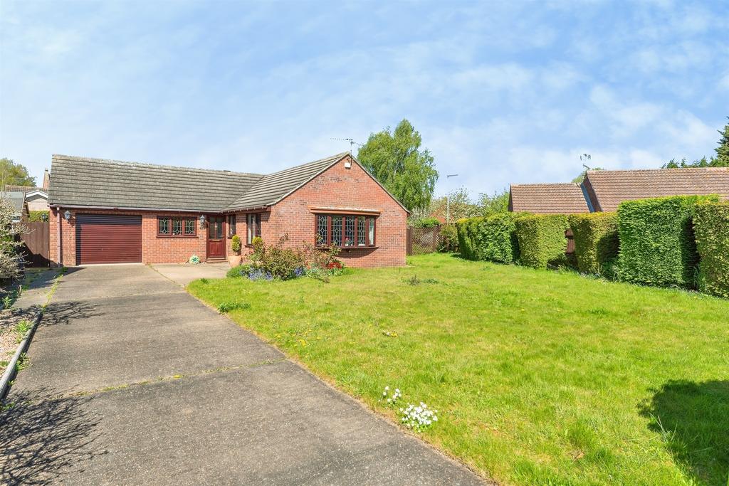 2 bedroom detached bungalow for sale
