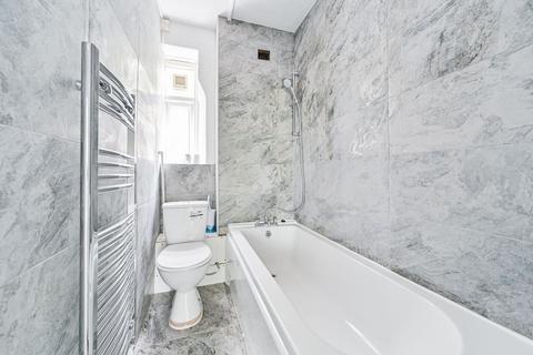 2 bedroom flat to rent, Loughborough Road, Brixton, London, SW9