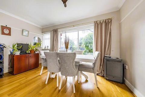 4 bedroom semi-detached house to rent, Bennett's avenue, Greenford UB6