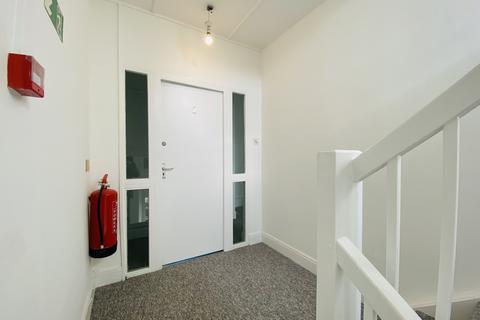2 bedroom flat to rent, Narberth SA67