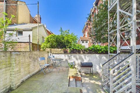 2 bedroom flat for sale, Ashburton Road, Southsea, PO5