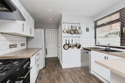 6 bedroom end of terrace house for sale, Whitley Road, Eastbourne