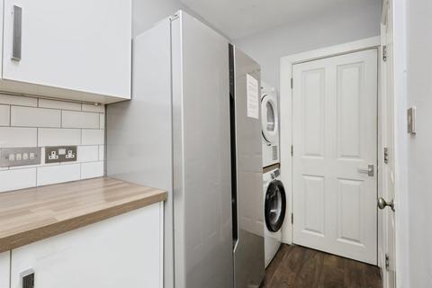 6 bedroom end of terrace house for sale, Whitley Road, Eastbourne