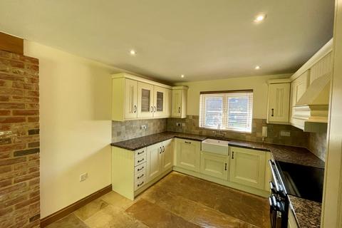 4 bedroom detached house to rent, Long Lane, Feltwell, THETFORD