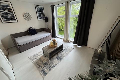 1 bedroom flat for sale, Carlton Road, Manchester M16