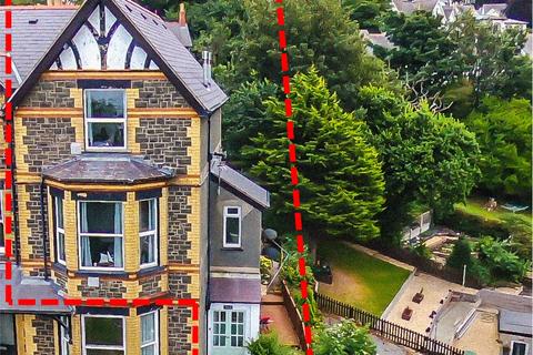 4 bedroom end of terrace house for sale, Marine Terrace, Conwy, LL34