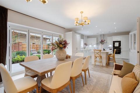 4 bedroom detached house for sale, Lawford Green, Manningtree