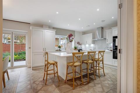 4 bedroom detached house for sale, Lawford Green, Manningtree
