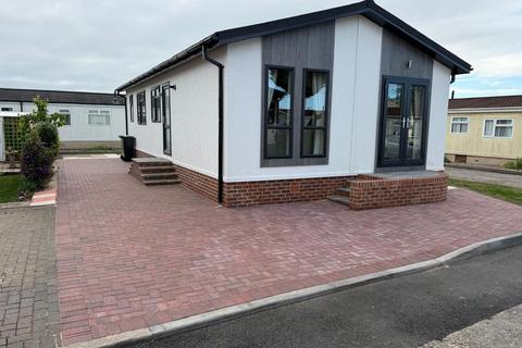 2 bedroom park home for sale, Albrighton Wolverhampton