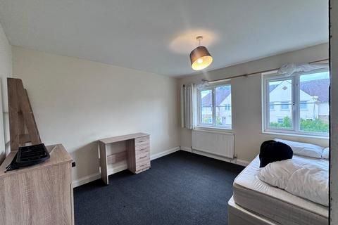 undefined, Pear Tree Avenue, Yiewsley UB7