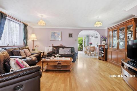 4 bedroom semi-detached house for sale, Godwin Close, Chingford, E4
