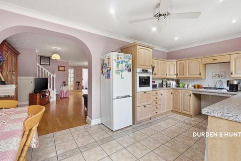 4 bedroom semi-detached house for sale, Godwin Close, Chingford, E4