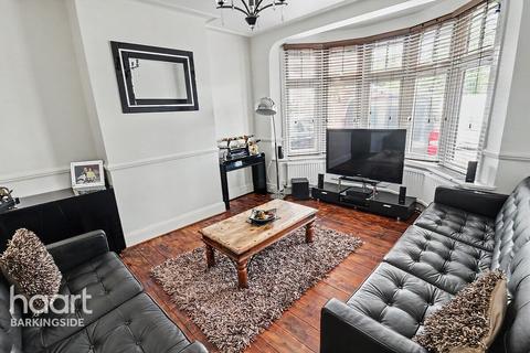 4 bedroom end of terrace house for sale, Bawdsey Avenue, Newbury Park