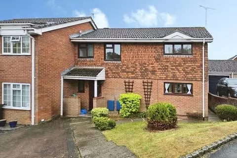 3 bedroom semi-detached house to rent,