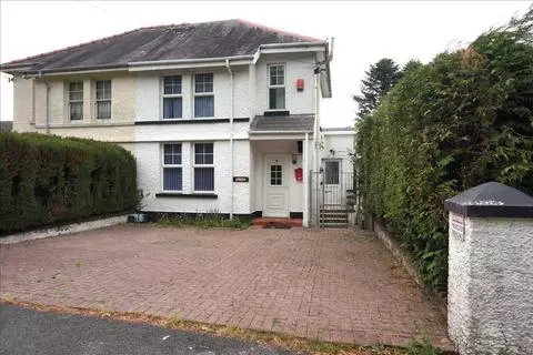 2 bedroom semi-detached house to rent