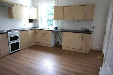 2 bedroom semi-detached house to rent - View 4