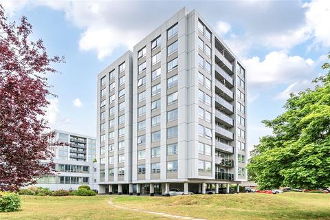 2 bedroom flat for sale, Wellington Close, Walton-On-Thames, KT12