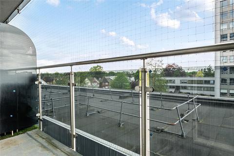 2 bedroom flat for sale, Wellington Close, Walton-On-Thames, KT12