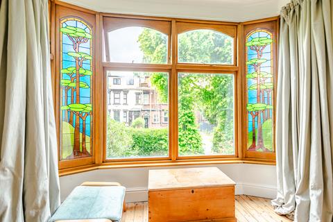 5 bedroom end of terrace house for sale, Avenue Crescent, Leeds, LS8