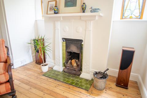 5 bedroom end of terrace house for sale, Avenue Crescent, Leeds, LS8