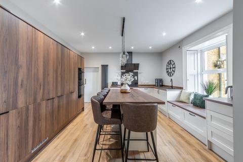 7 bedroom detached house for sale, Brampton CA8