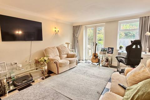 2 bedroom cottage for sale, The George Mews, Ringwood, BH24 1AR