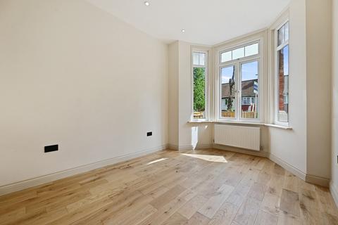 1 bedroom flat for sale, Avenue Gardens, London, W3