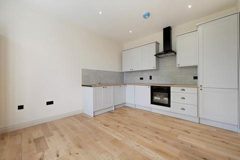1 bedroom flat for sale, Avenue Gardens, London, W3