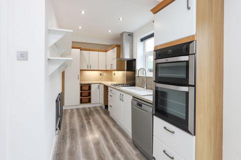 3 bedroom semi-detached house to rent, Sheffield Road, Sheffield S25