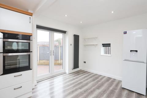 3 bedroom semi-detached house to rent, Sheffield Road, Sheffield S25