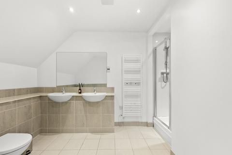 2 bedroom penthouse for sale, High Road, Buckhurst Hill, IG9