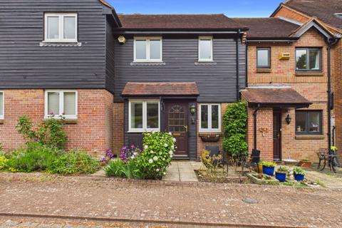 2 bedroom terraced house for sale, Thornhill Close, Amersham, Buckinghamshire, HP7
