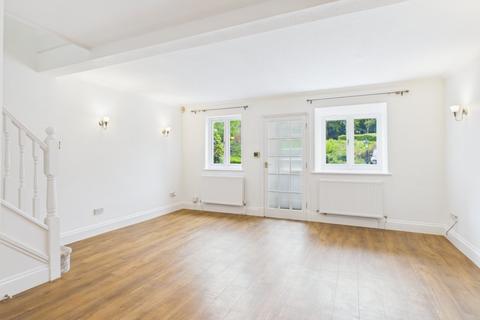 2 bedroom terraced house for sale, Thornhill Close, Amersham, Buckinghamshire, HP7