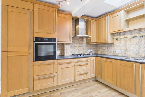 2 bedroom terraced house for sale, Thornhill Close, Amersham, Buckinghamshire, HP7