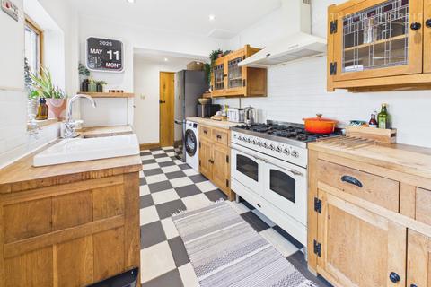 2 bedroom semi-detached house for sale, Hitchin Street, Bedfordshire SG18