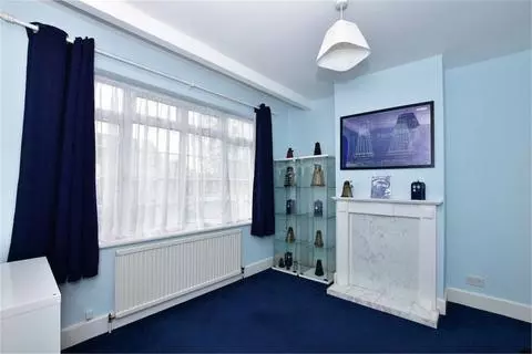 3 bedroom semi-detached house to rent – pohled 5