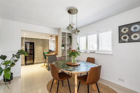 undefined, Yardley Park Road, Tonbridge