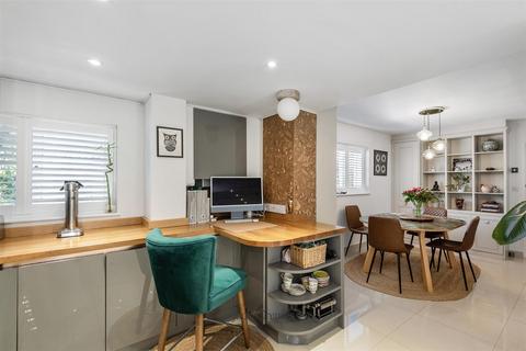 undefined, Yardley Park Road, Tonbridge