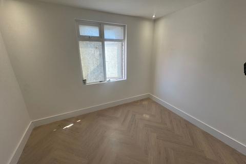 3 bedroom flat to rent, Windsor, SL4