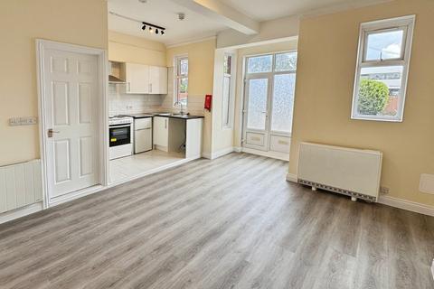 Studio to rent, Studley Manor, 270 Frome Road