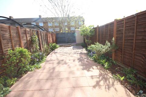 1 bedroom apartment to rent, Magnolia Street, West Drayton UB7