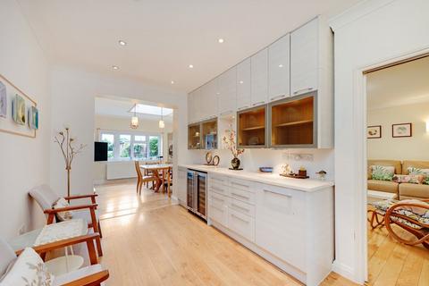 undefined, Baronsmede, London W5