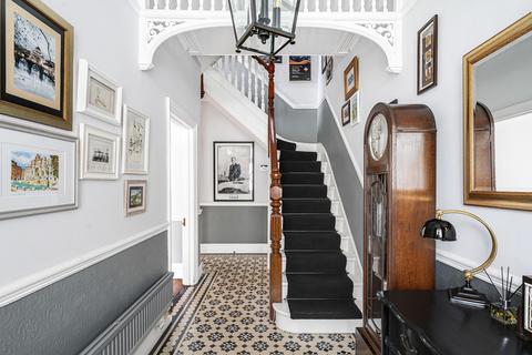undefined, Fordhook Avenue, Ealing, W5
