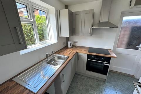 3 bedroom semi-detached house to rent, St Edmund Ave, Thurcroft, Rotherham