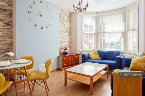 1 bedroom in a house share to rent, Eveswell Park Road, Newport, NP19